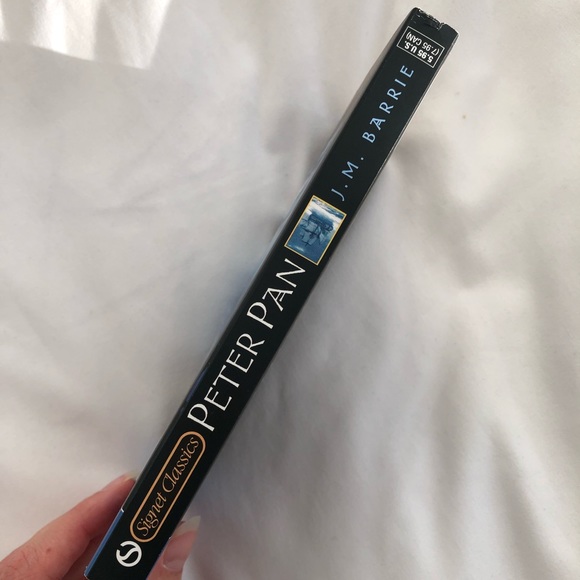 Peter Pan book in great condition - Picture 2 of 3